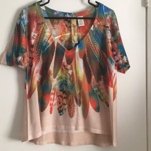 Feather tee